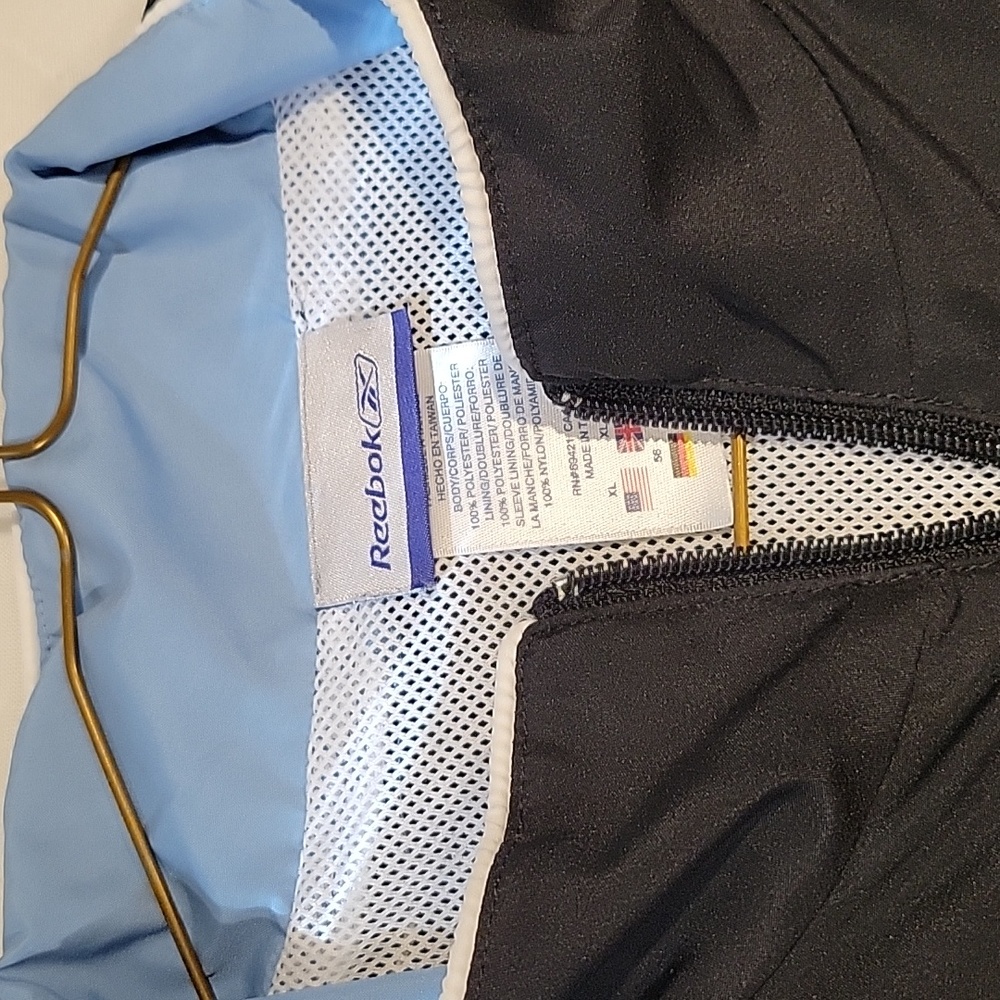 Mens Reebok Wind breaker - Picture 4 of 8